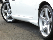 メルセデスベンツ SLKクラス SLK350 AMGｽﾎﾟｰﾂ&ﾅｯﾊﾟﾌﾙﾚｻﾞｰ&ﾚｰﾀﾞｰｾｰﾌﾃｨPKG　3,500ccﾓﾃﾞﾙ ｷｰﾚｽｺﾞｰ AMGｴｱﾛ&18AW ﾏｼﾞｯｸｽｶｲﾙｰﾌ ﾚｯﾄﾞﾅｯﾊﾟﾚｻﾞｰｼｰﾄ&ﾅｯﾊﾟﾚｻﾞｰｲﾝﾃﾘｱ HDDﾅﾋﾞTV ﾊﾞｯｸｶﾒﾗ harman/kardon ｱﾝﾋﾞｴﾝﾄﾗｲﾄ ｷｾﾉﾝ/ｱﾀﾞﾌﾟﾃｨﾌﾞHB　2年保証付