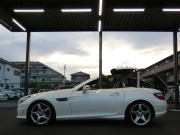 メルセデスベンツ SLKクラス SLK350 AMGｽﾎﾟｰﾂ&ﾅｯﾊﾟﾌﾙﾚｻﾞｰ&ﾚｰﾀﾞｰｾｰﾌﾃｨPKG　3,500ccﾓﾃﾞﾙ ｷｰﾚｽｺﾞｰ AMGｴｱﾛ&18AW ﾏｼﾞｯｸｽｶｲﾙｰﾌ ﾚｯﾄﾞﾅｯﾊﾟﾚｻﾞｰｼｰﾄ&ﾅｯﾊﾟﾚｻﾞｰｲﾝﾃﾘｱ HDDﾅﾋﾞTV ﾊﾞｯｸｶﾒﾗ harman/kardon ｱﾝﾋﾞｴﾝﾄﾗｲﾄ ｷｾﾉﾝ/ｱﾀﾞﾌﾟﾃｨﾌﾞHB　2年保証付