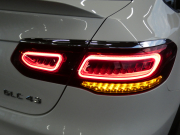 AMG GLCクーペ GLC43 4MATIC ｸｰﾍﾟ ﾚｻﾞｰｴｸｽｸﾙｰｼﾌﾞ&ﾚｰﾀﾞｰｾｰﾌﾃｨPKG　後期 390ps meｺﾈｸﾄ 黒革/ﾋｰﾀｰ/ﾍﾞﾝﾁﾚｰﾀｰ/ﾏｯｻｰｼﾞ ｻﾝﾙｰﾌ MBUXﾅﾋﾞ 地ﾃﾞｼﾞ 360ｶﾒﾗ ﾍｯﾄﾞｱｯﾌﾟD 360度ﾄﾞﾗﾚｺ Burmester ｴｱﾊﾞﾗﾝｽPKG LEDﾍｯﾄﾞﾗｲﾄ AMGｴｱﾛ/20ｲﾝﾁAW　2年保証付