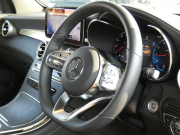 メルセデスベンツ GLC GLC300 4MATIC AMGﾗｲﾝ ﾚｻﾞｰｴｸｽｸﾙｰｼﾌﾞ&ﾚｰﾀﾞｰｾｰﾌﾃｨPKG　後期 1ｵｰﾅｰ meｺﾈｸﾄ 黒本革 ｼｰﾄﾋｰﾀｰ&ﾍﾞﾝﾁﾚｰﾀｰ ﾊﾟﾉﾗﾏSR MBUXﾅﾋﾞTV Aｶｰﾌﾟﾚｲ 360ｶﾒﾗ ﾍｯﾄﾞｱｯﾌﾟD ｴｱﾊﾞﾗﾝｽPKG 前後ﾄﾞﾗﾚｺ AMGｴｱﾛ&20ｲﾝﾁAW　2年保証付