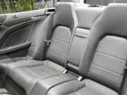 メルセデスベンツ Eクラス E250 ｶﾌﾞﾘｵﾚ AMGｽﾎﾟｰﾂ&ﾚｰﾀﾞｰｾｰﾌﾃｨPKG　後期 ﾌﾞﾗｯｸｿﾌﾄﾄｯﾌﾟ AMGｴｱﾛ&18AW ｷｰﾚｽｺﾞｰ 黒本革/ﾋｰﾀｰ/ﾏﾙﾁｺﾝﾄﾛｰﾙｼｰﾄB ﾅﾋﾞ 地ﾃﾞｼﾞ 360度ｶﾒﾗ ﾄﾞﾗﾚｺ LEDﾍｯﾄﾞﾗｲﾄ/自動ﾊｲﾋﾞｰﾑ　2年保証付