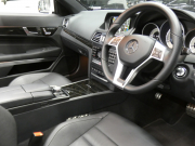 メルセデスベンツ Eクラス E250 ｶﾌﾞﾘｵﾚ AMGｽﾎﾟｰﾂ&ﾚｰﾀﾞｰｾｰﾌﾃｨPKG　後期 ﾌﾞﾗｯｸｿﾌﾄﾄｯﾌﾟ AMGｴｱﾛ&18AW ｷｰﾚｽｺﾞｰ 黒本革/ﾋｰﾀｰ/ﾏﾙﾁｺﾝﾄﾛｰﾙｼｰﾄB ﾅﾋﾞ 地ﾃﾞｼﾞ 360度ｶﾒﾗ ﾄﾞﾗﾚｺ LEDﾍｯﾄﾞﾗｲﾄ/自動ﾊｲﾋﾞｰﾑ　2年保証付