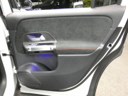 メルセデスベンツ GLB GLB200d 4MATIC AMGﾗｲﾝ ﾅﾋﾞｹﾞｰｼｮﾝ&ﾚｰﾀﾞｰｾｰﾌﾃｨPKG　meｺﾈｸﾄ AMGｴｱﾛ&19AW 黒半革ｼｰﾄ/ﾋｰﾀｰ MBUXﾅﾋﾞ 360度ｶﾒﾗ 前後ﾄﾞﾗﾚｺ ﾀﾞｲﾅﾐｯｸｾﾚｸﾄ ﾊﾟﾄﾞﾙｼﾌﾄ LEDﾍｯﾄﾞﾗｲﾄ/ｵｰﾄHB 7人乗り　2年保証付