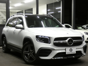 メルセデスベンツ GLB GLB200d 4MATIC AMGﾗｲﾝ ﾅﾋﾞｹﾞｰｼｮﾝ&ﾚｰﾀﾞｰｾｰﾌﾃｨPKG　meｺﾈｸﾄ AMGｴｱﾛ&19AW 黒半革ｼｰﾄ/ﾋｰﾀｰ MBUXﾅﾋﾞ 360度ｶﾒﾗ 前後ﾄﾞﾗﾚｺ ﾀﾞｲﾅﾐｯｸｾﾚｸﾄ ﾊﾟﾄﾞﾙｼﾌﾄ LEDﾍｯﾄﾞﾗｲﾄ/ｵｰﾄHB 7人乗り　2年保証付