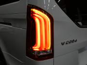 メルセデスベンツ Vクラス V220d ｱﾊﾞﾝｷﾞｬﾙﾄﾞ ﾛﾝｸﾞ AMGﾗｲﾝ ｴｸｽｸﾙｰｼﾌﾞｼｰﾄ&ﾚｰﾀﾞｰｾｰﾌﾃｨPKG　後期 9速AT 2,000ccE/G AMGｴｱﾛ&19AW 黒革ｼｰﾄ ﾊﾟﾉﾗﾏSR ｴｸｽｸﾙｰｼﾌﾞｼｰﾄ/ﾍﾞﾝﾁﾚｰﾀｰ/ﾏｯｻｰｼﾞ MBUXﾅﾋﾞTV 360度ｶﾒﾗ ﾘｱ左右ﾓﾆﾀｰ Burmester ﾊﾟﾜｰｽﾗｲﾄﾞﾄﾞｱ　2年保証付