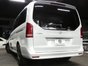 メルセデスベンツ Vクラス V220d ｱﾊﾞﾝｷﾞｬﾙﾄﾞ ﾛﾝｸﾞ AMGﾗｲﾝ ｴｸｽｸﾙｰｼﾌﾞｼｰﾄ&ﾚｰﾀﾞｰｾｰﾌﾃｨPKG　後期 9速AT 2,000ccE/G AMGｴｱﾛ&19AW 黒革ｼｰﾄ ﾊﾟﾉﾗﾏSR ｴｸｽｸﾙｰｼﾌﾞｼｰﾄ/ﾍﾞﾝﾁﾚｰﾀｰ/ﾏｯｻｰｼﾞ MBUXﾅﾋﾞTV 360度ｶﾒﾗ ﾘｱ左右ﾓﾆﾀｰ Burmester ﾊﾟﾜｰｽﾗｲﾄﾞﾄﾞｱ　2年保証付