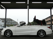 メルセデスベンツ Eクラス E250 ｶﾌﾞﾘｵﾚ AMGｽﾎﾟｰﾂ&ｺﾝﾌｫｰﾄ&ﾚｰﾀﾞｰｾｰﾌﾃｨPKG　後期 ﾀﾞｰｸﾚｯﾄﾞｿﾌﾄﾄｯﾌﾟ AMGｴｱﾛ&18AW ｷｰﾚｽｺﾞｰ 赤本革/ｴｱｽｶｰﾌ/ﾋｰﾀｰ/ﾏﾙﾁｺﾝﾄﾛｰﾙｼｰﾄB ﾅﾋﾞ 地ﾃﾞｼﾞ 360度ｶﾒﾗ ﾄﾞﾗﾚｺ LEDﾍｯﾄﾞﾗｲﾄ/自動ﾊｲﾋﾞｰﾑ　2年保証付