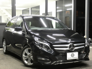 メルセデスベンツ Bクラス B180 ﾍﾞｰｼｯｸ&ﾌﾟﾚﾐｱﾑ&ﾚｰﾀﾞｰｾｰﾌﾃｨPKG　後期 ｷｰﾚｽｺﾞｰ 黒革ｼｰﾄ/ﾋｰﾀｰ ﾊﾟﾉﾗﾏｻﾝﾙｰﾌ HDDﾅﾋﾞ 地ﾃﾞｼﾞ AppleCarPlay Bｶﾒﾗ harman/kardon ﾊﾟﾄﾞﾙｼﾌﾄ LEDﾍｯﾄﾞﾗｲﾄ/ｵｰﾄHB ｱﾝﾋﾞｴﾝﾄﾗｲﾄ　2年保証付