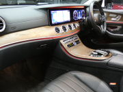 メルセデスベンツ Eクラス E450 4MATIC ｴｸｽｸﾙｰｼﾌﾞ ｴｸｽｸﾙｰｼﾌﾞ&ﾚｰﾀﾞｰｾｰﾌﾃｨPKG　中期 meｺﾈｸﾄ ﾅｯﾊﾟ黒革/ﾍﾞﾝﾁﾚｰﾀｰ/前後ﾋｰﾀｰ ﾊﾟﾉﾗﾏｻﾝﾙｰﾌ 純正ﾅﾋﾞ 地ﾃﾞｼﾞ AppleCarPlay 360度ｶﾒﾗ Burmester ｴｱﾊﾞﾗﾝｽPKG ﾍｯﾄﾞｱｯﾌﾟD 自動ﾄﾗﾝｸ/ﾌｯﾄOP LEDﾗｲﾄ/自動HB　2年保証付