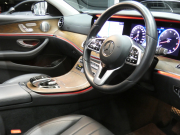 メルセデスベンツ Eクラス E450 4MATIC ｴｸｽｸﾙｰｼﾌﾞ ｴｸｽｸﾙｰｼﾌﾞ&ﾚｰﾀﾞｰｾｰﾌﾃｨPKG　中期 meｺﾈｸﾄ ﾅｯﾊﾟ黒革/ﾍﾞﾝﾁﾚｰﾀｰ/前後ﾋｰﾀｰ ﾊﾟﾉﾗﾏｻﾝﾙｰﾌ 純正ﾅﾋﾞ 地ﾃﾞｼﾞ AppleCarPlay 360度ｶﾒﾗ Burmester ｴｱﾊﾞﾗﾝｽPKG ﾍｯﾄﾞｱｯﾌﾟD 自動ﾄﾗﾝｸ/ﾌｯﾄOP LEDﾗｲﾄ/自動HB　2年保証付