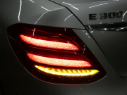 メルセデスベンツ Eクラス E300 ｱﾊﾞﾝｷﾞｬﾙﾄﾞ ｽﾎﾟｰﾂ ｴｸｽｸﾙｰｼﾌﾞ&ﾚｰﾀﾞｰｾｰﾌﾃｨPKG　中期 meｺﾈｸﾄ Newｽﾃｱﾘﾝｸﾞ ﾌﾞﾗｳﾝﾅｯﾊﾟﾚｻﾞｰ 全席ﾋｰﾀｰ ﾊﾟﾉﾗﾏｻﾝﾙｰﾌ HDDﾅﾋﾞTV Appleｶｰﾌﾟﾚｲ Burmester 360ｶﾒﾗ ﾍｯﾄﾞｱｯﾌﾟD ｴｱﾊﾞﾗﾝｽPKG AMGｴｱﾛ&19ｲﾝﾁAW　2年保証付