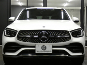 メルセデスベンツ GLCクーペ GLC220d 4MATIC ｸｰﾍﾟ AMGﾗｲﾝ ﾚｻﾞｰｴｸｽｸﾙｰｼﾌﾞ&ﾚｰﾀﾞｰｾｰﾌﾃｨPKG　後期 meｺﾈｸﾄ AMGｴｱﾛ&19AW 黒革/ﾍﾞﾝﾁﾚｰﾀｰ/ﾏｯｻｰｼﾞ ｻﾝﾙｰﾌ MBUXﾅﾋﾞ 地ﾃﾞｼﾞ 360度ｶﾒﾗ 前後ﾄﾞﾗﾚｺ Burmester ﾍｯﾄﾞｱｯﾌﾟD 自動ﾘｱｹﾞｰﾄ/ﾌｯﾄOP LEDﾍｯﾄﾞﾗｲﾄ　2年保証付