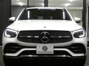 メルセデスベンツ GLCクーペ GLC220d 4MATIC ｸｰﾍﾟ AMGﾗｲﾝ ﾚｻﾞｰｴｸｽｸﾙｰｼﾌﾞ&ﾚｰﾀﾞｰｾｰﾌﾃｨPKG　後期 meｺﾈｸﾄ AMGｴｱﾛ&19AW 黒革/ﾍﾞﾝﾁﾚｰﾀｰ/ﾏｯｻｰｼﾞ ｻﾝﾙｰﾌ MBUXﾅﾋﾞ 地ﾃﾞｼﾞ 360度ｶﾒﾗ 前後ﾄﾞﾗﾚｺ Burmester ﾍｯﾄﾞｱｯﾌﾟD 自動ﾘｱｹﾞｰﾄ/ﾌｯﾄOP LEDﾍｯﾄﾞﾗｲﾄ　2年保証付