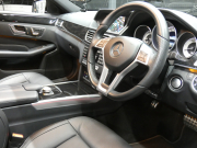 メルセデスベンツ Eクラス E250 ｽﾃｰｼｮﾝﾜｺﾞﾝ AVG AMGｽﾎﾟｰﾂ&ﾚｰﾀﾞｰｾｰﾌﾃｨPKG　後期 ｷｰﾚｽｺﾞｰ 黒本革ｼｰﾄ/前後ﾋｰﾀｰ ﾊﾟﾉﾗﾏｻﾝﾙｰﾌ HDDﾅﾋﾞ 地ﾃﾞｼﾞ 360度ｶﾒﾗ 純正ﾄﾞﾗﾚｺ ﾊﾟﾄﾞﾙｼﾌﾄ 自動ﾘｱｹﾞｰﾄ/ﾌｯﾄOP LEDﾍｯﾄﾞﾗｲﾄ AMGｴｱﾛ/18AW　2年保証付