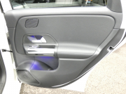 メルセデスベンツ Bクラス B180 ﾚｻﾞｰｴｸｽｸﾙｰｼﾌﾞ&ｱﾄﾞﾊﾞﾝｽﾄﾞ&ﾅﾋﾞｹﾞｰｼｮﾝ&ﾚｰﾀﾞｰｾｰﾌﾃｨPKG　meｺﾈｸﾄ ｷｰﾚｽｺﾞｰ 黒本革ｼｰﾄ/ﾋｰﾀｰ ﾊﾟﾉﾗﾏｻﾝﾙｰﾌ MBUXﾅﾋﾞ 地ﾃﾞｼﾞ 360度ｶﾒﾗ ｱﾄﾞﾊﾞﾝｽﾄﾞｻｳﾝﾄﾞ 360度ﾄﾞﾗﾚｺ 自動ﾘｱｹﾞｰﾄ LEDﾗｲﾄ　2年保証付