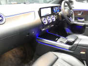 メルセデスベンツ Bクラス B180 ﾚｻﾞｰｴｸｽｸﾙｰｼﾌﾞ&ｱﾄﾞﾊﾞﾝｽﾄﾞ&ﾅﾋﾞｹﾞｰｼｮﾝ&ﾚｰﾀﾞｰｾｰﾌﾃｨPKG　meｺﾈｸﾄ ｷｰﾚｽｺﾞｰ 黒本革ｼｰﾄ/ﾋｰﾀｰ ﾊﾟﾉﾗﾏｻﾝﾙｰﾌ MBUXﾅﾋﾞ 地ﾃﾞｼﾞ 360度ｶﾒﾗ ｱﾄﾞﾊﾞﾝｽﾄﾞｻｳﾝﾄﾞ 360度ﾄﾞﾗﾚｺ 自動ﾘｱｹﾞｰﾄ LEDﾗｲﾄ　2年保証付