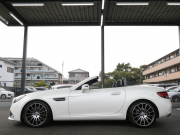 メルセデスベンツ SLCクラス SLC200 ｽﾎﾟｰﾂ ﾚｰﾀﾞｰｾｰﾌﾃｨPKG　ｷｰﾚｽｺﾞｰ 黒本革ｼｰﾄ/ﾋｰﾀｰ/ｴｱｽｶｰﾌ ﾏｼﾞｯｸｽｶｲﾙｰﾌ ｽﾎﾟｰﾂｴｸﾞｿﾞｰｽﾄ ﾅﾋﾞ 地ﾃﾞｼﾞ Appleｶｰﾌﾟﾚｲ ﾊﾞｯｸｶﾒﾗ harman/kardon ﾄﾞﾗﾚｺ ﾊﾟﾄﾞﾙｼﾌﾄ LEDﾗｲﾄ/自動HB AMGｴｱﾛ/18ｲﾝﾁAW　2年保証付