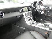 メルセデスベンツ SLCクラス SLC200 ｽﾎﾟｰﾂ ﾚｰﾀﾞｰｾｰﾌﾃｨPKG　ｷｰﾚｽｺﾞｰ 黒本革ｼｰﾄ/ﾋｰﾀｰ/ｴｱｽｶｰﾌ ﾏｼﾞｯｸｽｶｲﾙｰﾌ ｽﾎﾟｰﾂｴｸﾞｿﾞｰｽﾄ ﾅﾋﾞ 地ﾃﾞｼﾞ Appleｶｰﾌﾟﾚｲ ﾊﾞｯｸｶﾒﾗ harman/kardon ﾄﾞﾗﾚｺ ﾊﾟﾄﾞﾙｼﾌﾄ LEDﾗｲﾄ/自動HB AMGｴｱﾛ/18ｲﾝﾁAW　2年保証付