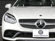 メルセデスベンツ SLCクラス SLC200 ｽﾎﾟｰﾂ ﾚｰﾀﾞｰｾｰﾌﾃｨPKG　ｷｰﾚｽｺﾞｰ 黒本革ｼｰﾄ/ﾋｰﾀｰ/ｴｱｽｶｰﾌ ﾏｼﾞｯｸｽｶｲﾙｰﾌ ｽﾎﾟｰﾂｴｸﾞｿﾞｰｽﾄ ﾅﾋﾞ 地ﾃﾞｼﾞ Appleｶｰﾌﾟﾚｲ ﾊﾞｯｸｶﾒﾗ harman/kardon ﾄﾞﾗﾚｺ ﾊﾟﾄﾞﾙｼﾌﾄ LEDﾗｲﾄ/自動HB AMGｴｱﾛ/18ｲﾝﾁAW　2年保証付