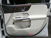 メルセデスベンツ Bクラス B180 ﾚｻﾞｰｴｸｽｸﾙｰｼﾌﾞ&ｱﾄﾞﾊﾞﾝｽﾄﾞ&ﾅﾋﾞｹﾞｰｼｮﾝ&ﾚｰﾀﾞｰｾｰﾌﾃｨPKG　meｺﾈｸﾄ ｷｰﾚｽｺﾞｰ ﾍﾞｰｼﾞｭ本革ｼｰﾄ/ﾋｰﾀｰ ﾊﾟﾉﾗﾏｻﾝﾙｰﾌ MBUXﾅﾋﾞ 地ﾃﾞｼﾞ 360度ｶﾒﾗ ｱﾄﾞﾊﾞﾝｽﾄﾞｻｳﾝﾄﾞ 前後ﾄﾞﾗﾚｺ 自動ﾘｱｹﾞｰﾄ/ﾌｯﾄOP LEDﾗｲﾄ　2年保証付