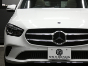 メルセデスベンツ Bクラス B180 ﾚｻﾞｰｴｸｽｸﾙｰｼﾌﾞ&ｱﾄﾞﾊﾞﾝｽﾄﾞ&ﾅﾋﾞｹﾞｰｼｮﾝ&ﾚｰﾀﾞｰｾｰﾌﾃｨPKG　meｺﾈｸﾄ ｷｰﾚｽｺﾞｰ ﾍﾞｰｼﾞｭ本革ｼｰﾄ/ﾋｰﾀｰ ﾊﾟﾉﾗﾏｻﾝﾙｰﾌ MBUXﾅﾋﾞ 地ﾃﾞｼﾞ 360度ｶﾒﾗ ｱﾄﾞﾊﾞﾝｽﾄﾞｻｳﾝﾄﾞ 前後ﾄﾞﾗﾚｺ 自動ﾘｱｹﾞｰﾄ/ﾌｯﾄOP LEDﾗｲﾄ　2年保証付