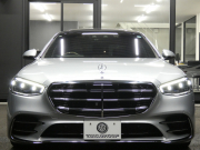 メルセデスベンツ Sクラス S500 4MATIC AMGﾗｲﾝ ﾚｻﾞｰｴｸｽｸﾙｰｼﾌﾞ&ﾍﾞｰｼｯｸPKG　ISG搭載 1ｵｰﾅｰ ﾅｯﾊﾟﾚｻﾞｰ/ﾋｰﾀｰ/ﾍﾞﾝﾁﾚｰﾀｰ/ﾏｯｻｰｼﾞ ﾊﾟﾉﾗﾏSR MBUXﾅﾋﾞTV 360ｶﾒﾗ Burmester 3DｺｯｸﾋﾟｯﾄD 前後ﾄﾞﾗﾚｺ ﾃﾞｼﾞﾀﾙLEDﾗｲﾄ AMGｴｱﾛ/20ｲﾝﾁAW　2年保証付