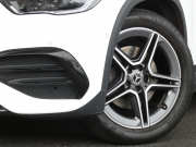 メルセデスベンツ GLA GLA200d 4MATIC AMGﾗｲﾝ AMGﾚｻﾞｰｴｸｽｸﾙｰｼﾌﾞ&ｱﾄﾞﾊﾞﾝｽﾄﾞ&ﾅﾋﾞ&ﾚｰﾀﾞｰｾｰﾌﾃｨPKG　meｺﾈｸﾄ 灰黒革 ﾊﾟﾉﾗﾏSR MBUXﾅﾋﾞTV 360ｶﾒﾗ ｱﾄﾞﾊﾞﾝｽﾄﾞｻｳﾝﾄﾞ ﾍｯﾄﾞｱｯﾌﾟD ﾃﾞｼﾞﾀﾙｲﾝﾅｰﾐﾗｰ 前後ﾄﾞﾗﾚｺ 自動ﾘｱｹﾞｰﾄ LEDﾗｲﾄ/自動HB　2年保証付