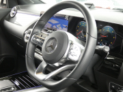 メルセデスベンツ GLA GLA200d 4MATIC AMGﾗｲﾝ AMGﾚｻﾞｰｴｸｽｸﾙｰｼﾌﾞ&ｱﾄﾞﾊﾞﾝｽﾄﾞ&ﾅﾋﾞ&ﾚｰﾀﾞｰｾｰﾌﾃｨPKG　meｺﾈｸﾄ 灰黒革 ﾊﾟﾉﾗﾏSR MBUXﾅﾋﾞTV 360ｶﾒﾗ ｱﾄﾞﾊﾞﾝｽﾄﾞｻｳﾝﾄﾞ ﾍｯﾄﾞｱｯﾌﾟD ﾃﾞｼﾞﾀﾙｲﾝﾅｰﾐﾗｰ 前後ﾄﾞﾗﾚｺ 自動ﾘｱｹﾞｰﾄ LEDﾗｲﾄ/自動HB　2年保証付