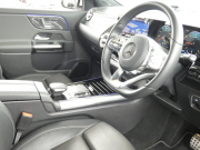 メルセデスベンツ GLA GLA200d 4MATIC AMGﾗｲﾝ AMGﾚｻﾞｰｴｸｽｸﾙｰｼﾌﾞ&ｱﾄﾞﾊﾞﾝｽﾄﾞ&ﾅﾋﾞ&ﾚｰﾀﾞｰｾｰﾌﾃｨPKG　meｺﾈｸﾄ 灰黒革 ﾊﾟﾉﾗﾏSR MBUXﾅﾋﾞTV 360ｶﾒﾗ ｱﾄﾞﾊﾞﾝｽﾄﾞｻｳﾝﾄﾞ ﾍｯﾄﾞｱｯﾌﾟD ﾃﾞｼﾞﾀﾙｲﾝﾅｰﾐﾗｰ 前後ﾄﾞﾗﾚｺ 自動ﾘｱｹﾞｰﾄ LEDﾗｲﾄ/自動HB　2年保証付