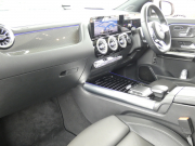 メルセデスベンツ GLA GLA200d 4MATIC AMGﾗｲﾝ AMGﾚｻﾞｰｴｸｽｸﾙｰｼﾌﾞ&ｱﾄﾞﾊﾞﾝｽﾄﾞ&ﾅﾋﾞ&ﾚｰﾀﾞｰｾｰﾌﾃｨPKG　meｺﾈｸﾄ 灰黒革 ﾊﾟﾉﾗﾏSR MBUXﾅﾋﾞTV 360ｶﾒﾗ ｱﾄﾞﾊﾞﾝｽﾄﾞｻｳﾝﾄﾞ ﾍｯﾄﾞｱｯﾌﾟD ﾃﾞｼﾞﾀﾙｲﾝﾅｰﾐﾗｰ 前後ﾄﾞﾗﾚｺ 自動ﾘｱｹﾞｰﾄ LEDﾗｲﾄ/自動HB　2年保証付