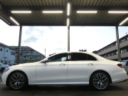 メルセデスベンツ Eクラス E200 ｽﾎﾟｰﾂ AMGﾗｲﾝｲﾝﾃﾘｱ&ｴｸｽｸﾙｰｼﾌﾞ&ﾚｰﾀﾞｰｾｰﾌﾃｨPKG　後期 BSG搭載 AMGｴｱﾛ&19AW ﾅｯﾊﾟ革/前後ﾋｰﾀｰ MBUXﾅﾋﾞ 地ﾃﾞｼﾞ AppleCarPlay 360度ｶﾒﾗ Burmester ﾍｯﾄﾞｱｯﾌﾟD 前後ﾄﾞﾗﾚｺ ｵｰﾄﾄﾗﾝｸ　2年保証付