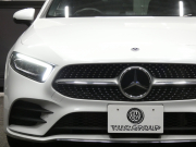 メルセデスベンツ Aクラス A180 AMGﾗｲﾝ&AMGﾚｻﾞｰｴｸｽｸﾙｰｼﾌﾞ&ｱﾄﾞﾊﾞﾝｽﾄﾞ&ﾅﾋﾞ&ﾚｰﾀﾞｰｾｰﾌﾃｨPKG　meｺﾈｸﾄ AMGｴｱﾛ/19ｲﾝﾁAW 赤黒革/ﾋｰﾀｰ ﾊﾟﾉﾗﾏｻﾝﾙｰﾌ 純正ﾄﾞﾗﾚｺ ﾍｯﾄﾞｱｯﾌﾟD ﾜｲﾔﾚｽﾁｬｰｼﾞ ﾀﾞｲﾅﾐｯｸｾﾚｸﾄ LEDﾗｲﾄ/自動HB　2年保証付