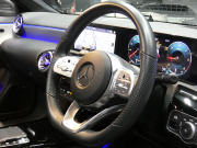 メルセデスベンツ CLAクラス CLA200d AMGﾗｲﾝ AMGﾚｻﾞｰｴｸｽｸﾙｰｼﾌﾞ&ｱﾄﾞﾊﾞﾝｽﾄﾞ&ﾅﾋﾞ&ﾚｰﾀﾞｰｾｰﾌﾃｨPKG　1ｵｰﾅｰ meｺﾈｸﾄ 灰黒革 ﾊﾟﾉﾗﾏSR MBUXﾅﾋﾞTV 360度ｶﾒﾗ ｱﾄﾞﾊﾞﾝｽﾄﾞｻｳﾝﾄﾞ ﾍｯﾄﾞｱｯﾌﾟD ﾜｲﾔﾚｽﾁｬｰｼﾞ LEDﾗｲﾄ/ｱﾀﾞﾌﾟﾃｨﾌﾞHB　2年保証付