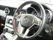 メルセデスベンツ SLKクラス SLK200 ﾄﾚﾝﾄﾞ+ AMGｽﾎﾟｰﾂ&ﾚｰﾀﾞｰｾｰﾌﾃｨPKG　AMGｴｱﾛ&18AW ﾄﾗﾝｸｽﾎﾟｲﾗｰ 黒本革/ｼｰﾄﾋｰﾀｰ/ｴｱｽｶｰﾌ ﾚｯﾄﾞｼｰﾄﾍﾞﾙﾄ HDDﾅﾋﾞ 地ﾃﾞｼﾞ ﾊﾟﾄﾞﾙｼﾌﾄ ｷｾﾉﾝﾗｲﾄ/ｱﾀﾞﾌﾟﾃｨﾌﾞHB　2年保証付