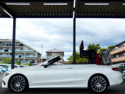 メルセデスベンツ Cクラス C180 ｶﾌﾞﾘｵﾚ ｽﾎﾟｰﾂ ﾚｻﾞｰｴｸｽｸﾙｰｼﾌﾞ&ﾚｰﾀﾞｰｾｰﾌﾃｨPKG　meｺﾈｸﾄ 9速AT 赤幌 赤本革/ﾋｰﾀｰ/ｴｱｽｶｰﾌ HDDﾅﾋﾞ 地ﾃﾞｼﾞ Bｶﾒﾗ ﾍｯﾄﾞｱｯﾌﾟD ｴｱﾊﾞﾗﾝｽPKG ｷｰﾚｽｺﾞｰ ﾀﾞｲﾅﾐｯｸｾﾚｸﾄ LEDﾗｲﾄ/自動HB AMGｴｱﾛ&19ｲﾝﾁAW　2年保証付