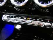 メルセデスベンツ CLAクラス CLA200d AMGﾗｲﾝ AMGﾚｻﾞｰｴｸｽｸﾙｰｼﾌﾞ&ｱﾄﾞﾊﾞﾝｽﾄﾞ&ﾅﾋﾞ&ﾚｰﾀﾞｰｾｰﾌﾃｨPKG　meｺﾈｸﾄ 灰黒革 ﾊﾟﾉﾗﾏSR MBUXﾅﾋﾞTV 360度ｶﾒﾗ ｱﾄﾞﾊﾞﾝｽﾄﾞｻｳﾝﾄﾞ ﾍｯﾄﾞｱｯﾌﾟD ﾜｲﾔﾚｽﾁｬｰｼﾞ LEDﾗｲﾄ/ｱﾀﾞﾌﾟﾃｨﾌﾞHB　2年保証付