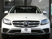 メルセデスベンツ Eクラス E220d 4MATIC ｵｰﾙﾃﾚｲﾝ ｴｸｽｸﾙｰｼﾌﾞ&ﾚｰﾀﾞｰｾｰﾌﾃｨPKG　meｺﾈｸﾄ 黒本革/ﾍﾞﾝﾁﾚｰﾀｰ/前後ﾋｰﾀｰ ﾊﾟﾉﾗﾏSR ﾅﾋﾞ 地ﾃﾞｼﾞ 360度ｶﾒﾗ AppleCarPlay Burmester ﾍｯﾄﾞｱｯﾌﾟD ｴｱﾊﾞﾗﾝｽPKG 自動ﾘｱｹﾞｰﾄ/ﾌｯﾄOP LEDﾗｲﾄ/自動HB　2年保証付