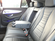 メルセデスベンツ Eクラス E220d 4MATIC ｵｰﾙﾃﾚｲﾝ ｴｸｽｸﾙｰｼﾌﾞ&ﾚｰﾀﾞｰｾｰﾌﾃｨPKG　meｺﾈｸﾄ 黒本革/ﾍﾞﾝﾁﾚｰﾀｰ/前後ﾋｰﾀｰ ﾊﾟﾉﾗﾏSR ﾅﾋﾞ 地ﾃﾞｼﾞ 360度ｶﾒﾗ AppleCarPlay Burmester ﾍｯﾄﾞｱｯﾌﾟD ｴｱﾊﾞﾗﾝｽPKG 自動ﾘｱｹﾞｰﾄ/ﾌｯﾄOP LEDﾗｲﾄ/自動HB　2年保証付