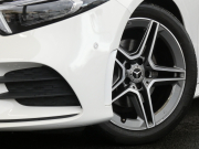 メルセデスベンツ Aクラス A200d AMGﾗｲﾝ AMGﾚｻﾞｰｴｸｽｸﾙｰｼﾌﾞ&ｱﾄﾞﾊﾞﾝｽﾄﾞ&ﾅﾋﾞ&ﾚｰﾀﾞｰｾｰﾌﾃｨPKG　meｺﾈｸﾄ 灰黒革 ﾊﾟﾉﾗﾏSR MBUXﾅﾋﾞTV 360度ｶﾒﾗ ｱﾄﾞﾊﾞﾝｽﾄﾞｻｳﾝﾄﾞ ﾍｯﾄﾞｱｯﾌﾟD ﾜｲﾔﾚｽﾁｬｰｼﾞ 前後ﾄﾞﾗﾚｺ LEDﾗｲﾄ/ｱﾀﾞﾌﾟﾃｨﾌﾞHB　2年保証付