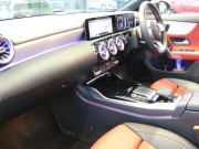 AMG CLAクラス CLA35 4MATIC AMGｱﾄﾞﾊﾞﾝｽﾄﾞ&ﾅﾋﾞｹﾞｰｼｮﾝ&ﾚｰﾀﾞｰｾｰﾌﾃｨPKG　meｺﾈｸﾄ AMGｴｱﾛ 18ｲﾝﾁAW 赤黒革/ﾋｰﾀｰ ﾊﾟﾉﾗﾏｻﾝﾙｰﾌ MBUXﾅﾋﾞ 地ﾃﾞｼﾞ 360度ｶﾒﾗ ﾍｯﾄﾞｱｯﾌﾟD ｱﾄﾞﾊﾞﾝｽﾄﾞｻｳﾝﾄﾞ 360度ﾄﾞﾗﾚｺ LEDﾍｯﾄﾞﾗｲﾄ/自動HB　2年保証付