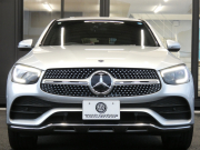 メルセデスベンツ GLCクーペ GLC300 4MATIC ｸｰﾍﾟ AMGﾗｲﾝ ﾚｻﾞｰｴｸｽｸﾙｰｼﾌﾞ&ﾚｰﾀﾞｰｾｰﾌﾃｨPKG　後期 meｺﾈｸﾄ AMGｴｱﾛ&20AW 黒革/ﾍﾞﾝﾁﾚｰﾀｰ/ﾏｯｻｰｼﾞ ｻﾝﾙｰﾌ MBUXﾅﾋﾞ 地ﾃﾞｼﾞ 360度ｶﾒﾗ ﾄﾞﾗﾚｺ Burmester ﾍｯﾄﾞｱｯﾌﾟD 自動ﾘｱｹﾞｰﾄ/ﾌｯﾄOP LEDﾍｯﾄﾞﾗｲﾄ　2年保証付