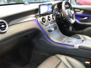 メルセデスベンツ GLCクーペ GLC300 4MATIC ｸｰﾍﾟ AMGﾗｲﾝ ﾚｻﾞｰｴｸｽｸﾙｰｼﾌﾞ&ﾚｰﾀﾞｰｾｰﾌﾃｨPKG　後期 meｺﾈｸﾄ AMGｴｱﾛ&20AW 黒革/ﾍﾞﾝﾁﾚｰﾀｰ/ﾏｯｻｰｼﾞ ｻﾝﾙｰﾌ MBUXﾅﾋﾞ 地ﾃﾞｼﾞ 360度ｶﾒﾗ ﾄﾞﾗﾚｺ Burmester ﾍｯﾄﾞｱｯﾌﾟD 自動ﾘｱｹﾞｰﾄ/ﾌｯﾄOP LEDﾍｯﾄﾞﾗｲﾄ　2年保証付