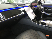 メルセデスベンツ Sクラス S400d 4MATIC AMGﾗｲﾝ ﾚｻﾞｰｴｸｽｸﾙｰｼﾌﾞ&ﾍﾞｰｼｯｸPKG　1ｵｰﾅｰ ﾌﾞﾗｯｸﾚｻﾞｰ/ﾋｰﾀｰ/ﾍﾞﾝﾁﾚｰﾀｰ ﾊﾟﾉﾗﾏSR MBUXﾅﾋﾞTV AppleCarPlay 360ｶﾒﾗ Burmester ﾍｯﾄﾞｱｯﾌﾟD 自動ﾄﾗﾝｸ/ﾌｯﾄOP ﾃﾞｼﾞﾀﾙLEDﾗｲﾄ AMGｴｱﾛ/20ｲﾝﾁAW　2年保証付