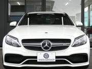AMG Cクラス C63 ｴｸｽｸﾙｰｼﾌﾞ&ﾚｰﾀﾞｰｾｰﾌﾃｨPKG　1ｵｰﾅｰ AMG19ｲﾝﾁAW&AMGｴｱﾛ ﾌﾞﾗｯｸﾅｯﾊﾟﾚｻﾞｰ ﾅﾋﾞTV Bｶﾒﾗ Burmester 純正ﾄﾞﾗﾚｺ 自動ﾄﾗﾝｸ/ﾌｯﾄOP ｴｱﾊﾞﾗﾝｽPKG/ﾊﾟﾌｭｰﾑｱﾄﾏｲｻﾞｰ AMGﾗｲﾄﾞｺﾝﾄﾛｰﾙｻｽ AMG強化ﾌﾞﾚｰｷ LEDﾍｯﾄﾞﾗｲﾄ　2年保証付