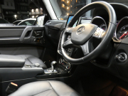 メルセデスベンツ Gクラス G350d ﾗｸﾞｼﾞｭｱﾘｰPKG　ﾃﾞｨｽﾄﾛﾆｯｸﾌﾟﾗｽ 245psE/G AMGｵｰﾊﾞｰﾌｪﾝﾀﾞｰ 黒本革ｼｰﾄ/前後ﾋｰﾀｰ HDDﾅﾋﾞ 地ﾃﾞｼﾞ ﾊﾞｯｸ&ｻｲﾄﾞｶﾒﾗ harman/kardon BTｵｰﾃﾞｨｵ ﾊﾟﾄﾞﾙｼﾌﾄ ﾊﾟｰｸﾄﾛﾆｯｸｾﾝｻｰ 純正18ｲﾝﾁAW ｷｾﾉﾝﾗｲﾄ　2年保証付