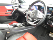 メルセデスベンツ CLAクラス CLA200d AMGﾗｲﾝ AMGﾚｻﾞｰｴｸｽｸﾙｰｼﾌﾞ&ｱﾄﾞﾊﾞﾝｽﾄﾞ&ﾅﾋﾞ&ﾚｰﾀﾞｰｾｰﾌﾃｨPKG　meｺﾈｸﾄ 赤黒革 ﾊﾟﾉﾗﾏSR MBUXﾅﾋﾞTV 360度ｶﾒﾗ ｱﾄﾞﾊﾞﾝｽﾄﾞｻｳﾝﾄﾞ ﾍｯﾄﾞｱｯﾌﾟD ﾜｲﾔﾚｽﾁｬｰｼﾞ ﾄﾞﾗﾚｺ LEDﾗｲﾄ/ｱﾀﾞﾌﾟﾃｨﾌﾞHB　2年保証付