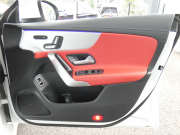 メルセデスベンツ CLAクラス CLA200d AMGﾗｲﾝ AMGﾚｻﾞｰｴｸｽｸﾙｰｼﾌﾞ&ｱﾄﾞﾊﾞﾝｽﾄﾞ&ﾅﾋﾞ&ﾚｰﾀﾞｰｾｰﾌﾃｨPKG　meｺﾈｸﾄ 赤黒革 ﾊﾟﾉﾗﾏSR MBUXﾅﾋﾞTV 360度ｶﾒﾗ ｱﾄﾞﾊﾞﾝｽﾄﾞｻｳﾝﾄﾞ ﾍｯﾄﾞｱｯﾌﾟD ﾜｲﾔﾚｽﾁｬｰｼﾞ ﾄﾞﾗﾚｺ LEDﾗｲﾄ/ｱﾀﾞﾌﾟﾃｨﾌﾞHB　2年保証付