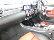 メルセデスベンツ CLAクラス CLA200d AMGﾗｲﾝ AMGﾚｻﾞｰｴｸｽｸﾙｰｼﾌﾞ&ｱﾄﾞﾊﾞﾝｽﾄﾞ&ﾅﾋﾞ&ﾚｰﾀﾞｰｾｰﾌﾃｨPKG　meｺﾈｸﾄ 赤黒革 ﾊﾟﾉﾗﾏSR MBUXﾅﾋﾞTV 360度ｶﾒﾗ ｱﾄﾞﾊﾞﾝｽﾄﾞｻｳﾝﾄﾞ ﾍｯﾄﾞｱｯﾌﾟD ﾜｲﾔﾚｽﾁｬｰｼﾞ ﾄﾞﾗﾚｺ LEDﾗｲﾄ/ｱﾀﾞﾌﾟﾃｨﾌﾞHB　2年保証付