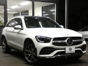 メルセデスベンツ GLC GLC300 4MATIC AMGﾗｲﾝ ﾚｻﾞｰｴｸｽｸﾙｰｼﾌﾞ&ﾚｰﾀﾞｰｾｰﾌﾃｨPKG　後期 meｺﾈｸﾄ AMGｴｱﾛ&20AW 黒本革/ﾍﾞﾝﾁﾚｰﾀｰ/ﾏｯｻｰｼﾞ ﾊﾟﾉﾗﾏSR MBUXﾅﾋﾞ 地ﾃﾞｼﾞ 360度ｶﾒﾗ 前後ﾄﾞﾗﾚｺ Burmester ﾍｯﾄﾞｱｯﾌﾟD 自動ﾘｱｹﾞｰﾄ/ﾌｯﾄOP LEDﾍｯﾄﾞﾗｲﾄ　2年保証付