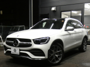 メルセデスベンツ GLC GLC300 4MATIC AMGﾗｲﾝ ﾚｻﾞｰｴｸｽｸﾙｰｼﾌﾞ&ﾚｰﾀﾞｰｾｰﾌﾃｨPKG　後期 meｺﾈｸﾄ AMGｴｱﾛ&20AW 黒本革/ﾍﾞﾝﾁﾚｰﾀｰ/ﾏｯｻｰｼﾞ ﾊﾟﾉﾗﾏSR MBUXﾅﾋﾞ 地ﾃﾞｼﾞ 360度ｶﾒﾗ 前後ﾄﾞﾗﾚｺ Burmester ﾍｯﾄﾞｱｯﾌﾟD 自動ﾘｱｹﾞｰﾄ/ﾌｯﾄOP LEDﾍｯﾄﾞﾗｲﾄ　2年保証付